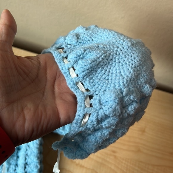 Baby Handknitted cardigan and bonnet set color baby blue - Picture 8 of 17